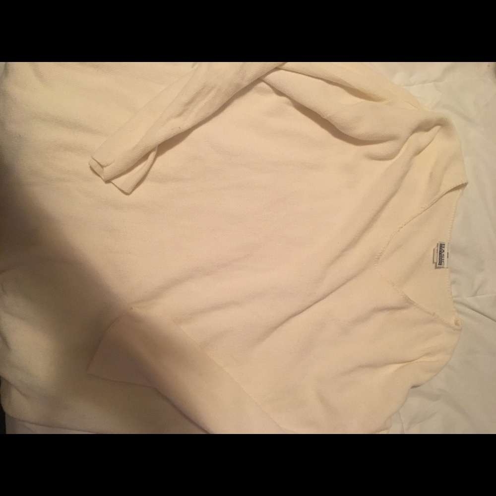 Basic Editions Sweater - Picture 2 of 5